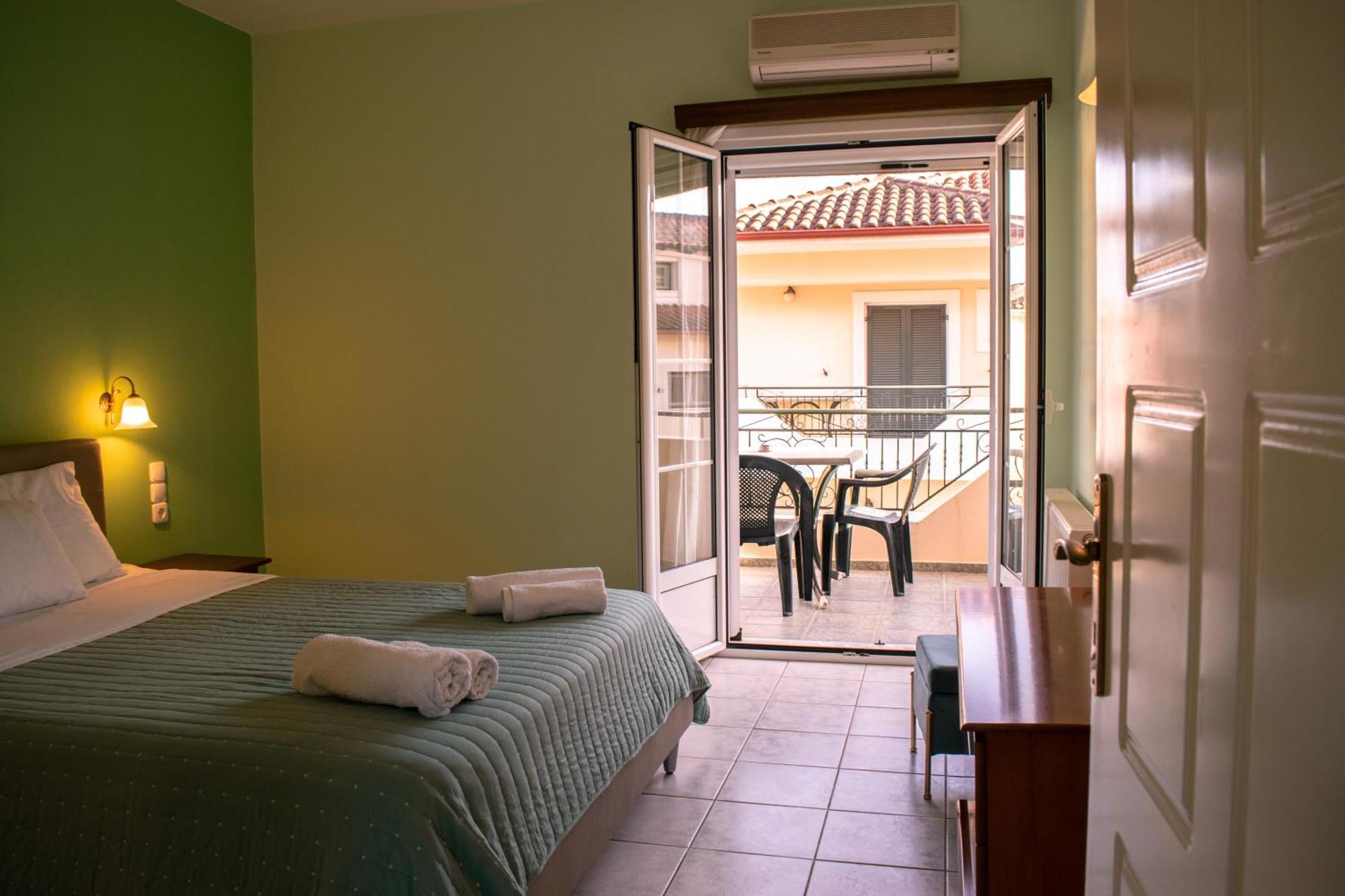 Chrisanthi Apartments Sívota Exterior foto