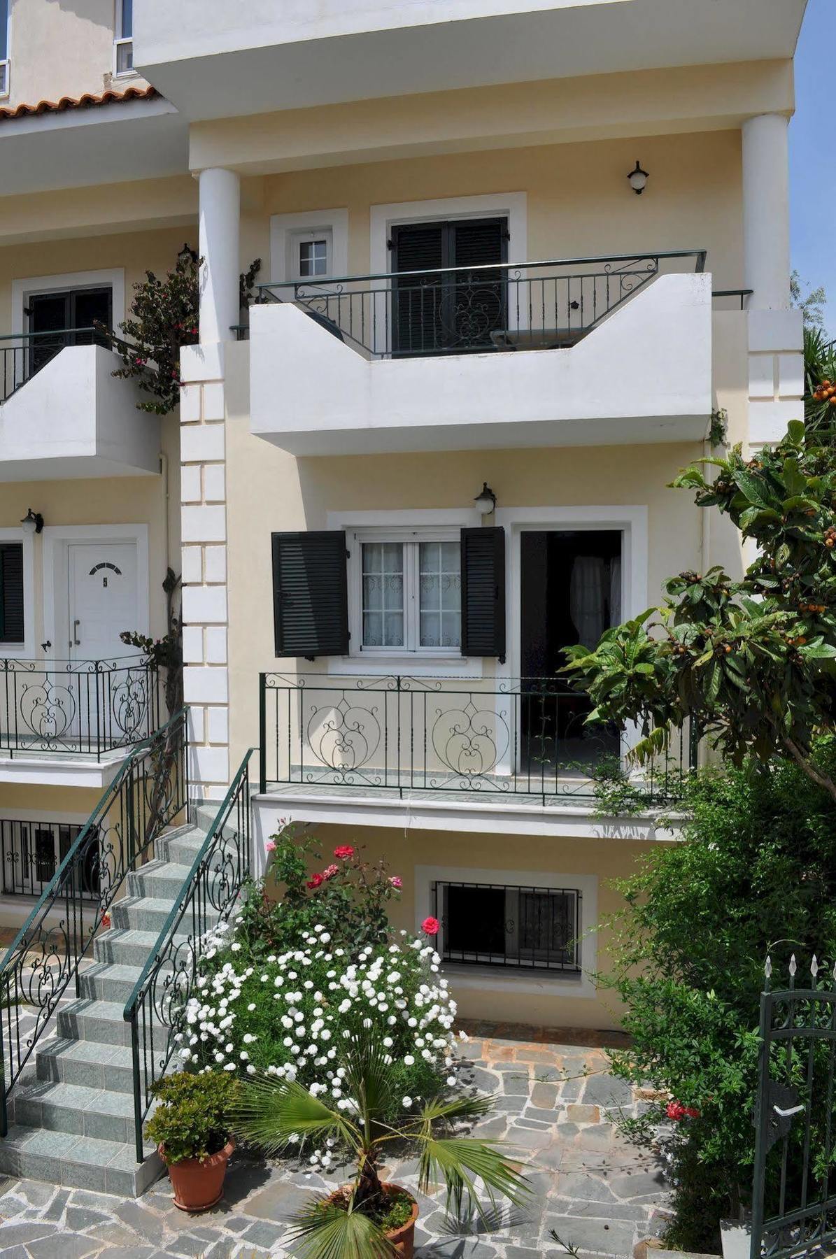 Chrisanthi Apartments Sívota Exterior foto