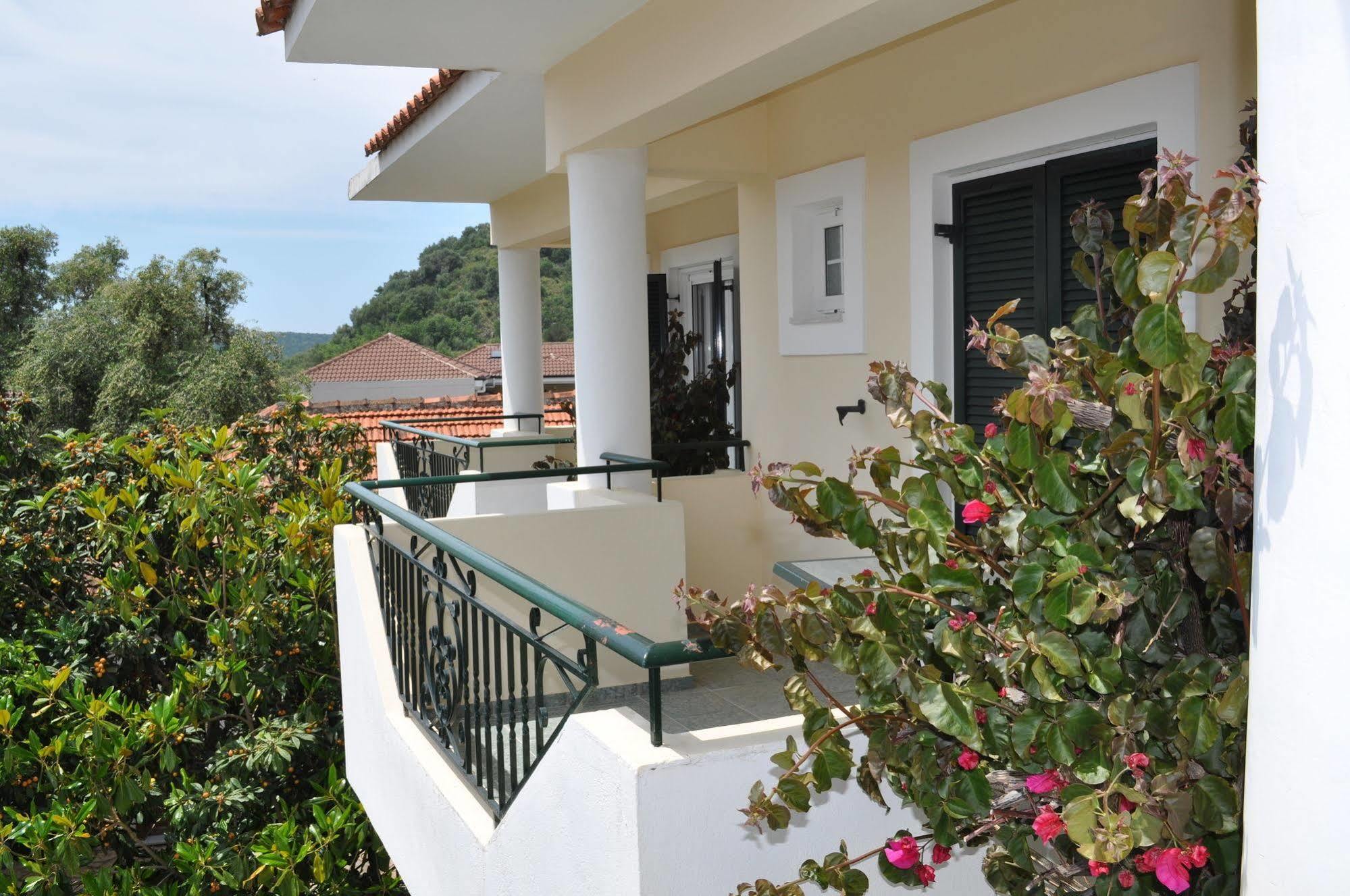 Chrisanthi Apartments Sívota Exterior foto