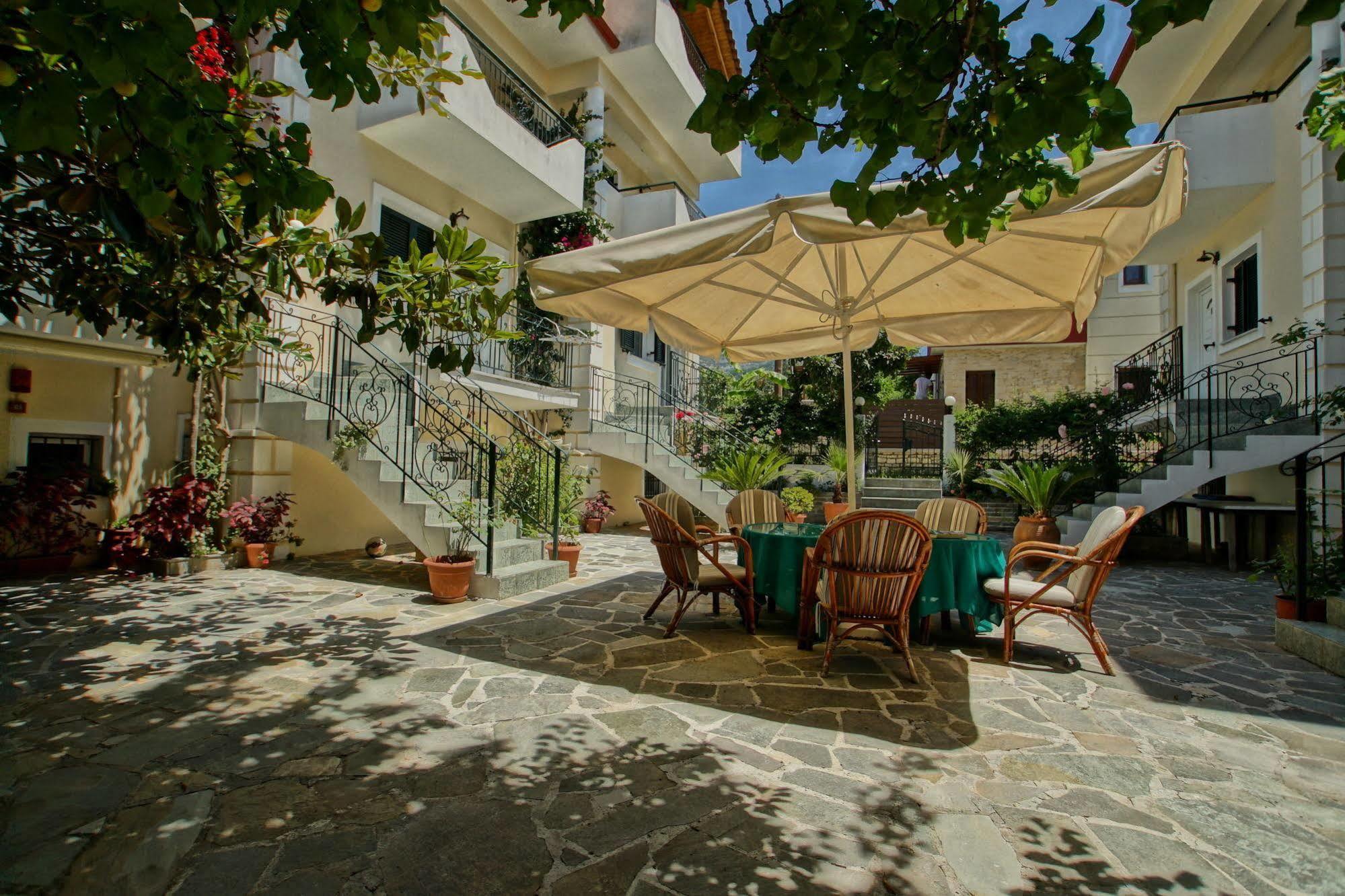 Chrisanthi Apartments Sívota Exterior foto