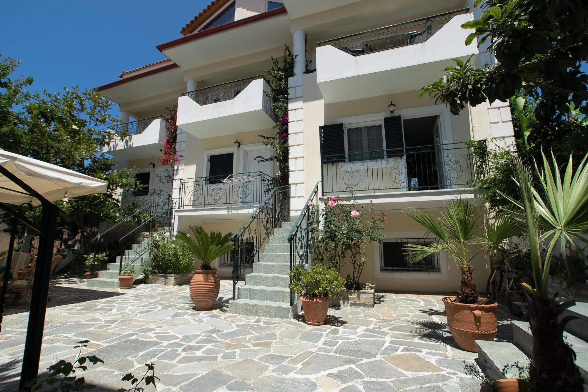 Chrisanthi Apartments Sívota Exterior foto